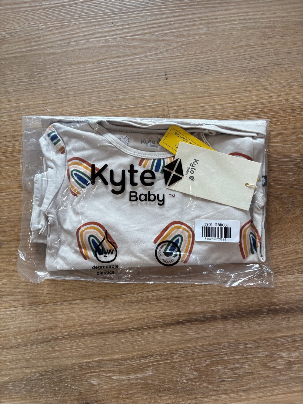 Kyte BABY Cream 2pc Long Sleeve Multi-Color Rainbow Print NWT 3T Bamboo